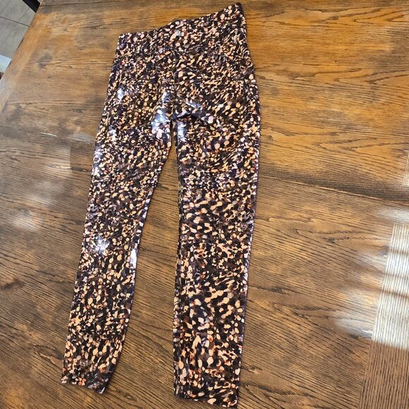 2 FOR $50    LULULEMON Invigorate Women's Legging sz 8 - Picture 1 of 7